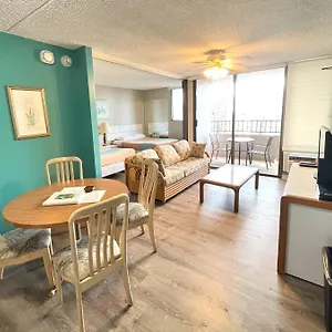 Holiday home Royal Kuhio 1703 - Spacious With Stunning Mountain Views In The Heart Of Waikiki!, Honolulu