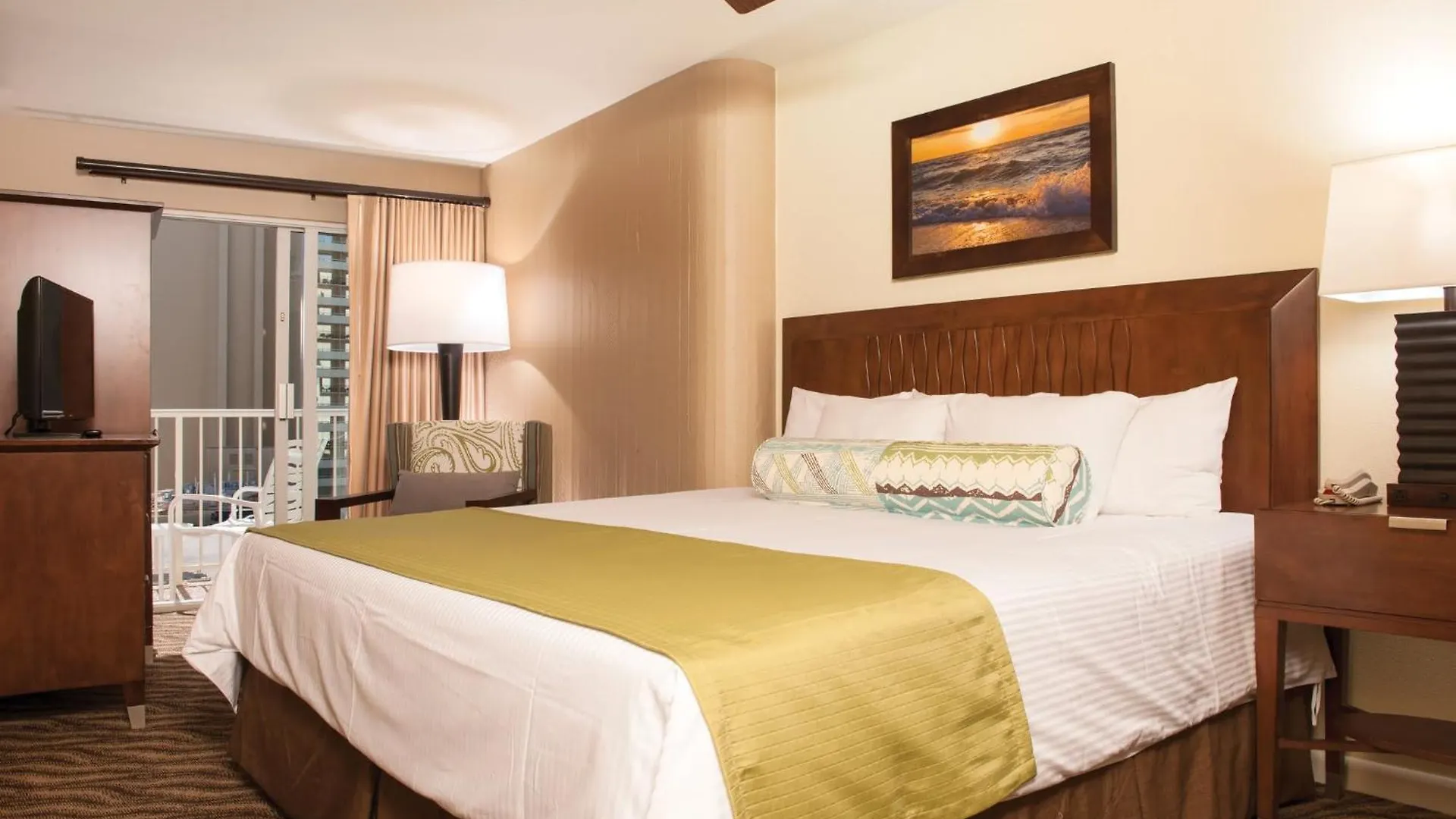 Wyndham Waikiki Beach Walk 1Br Apartment With Resort Access Honolulu